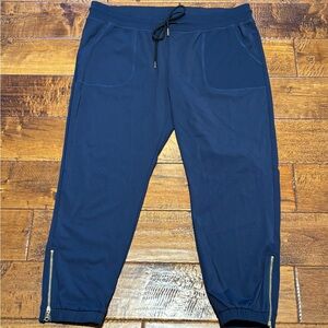 Zyia Women’s Ankle Zip Jogger Navy EUC Size XL